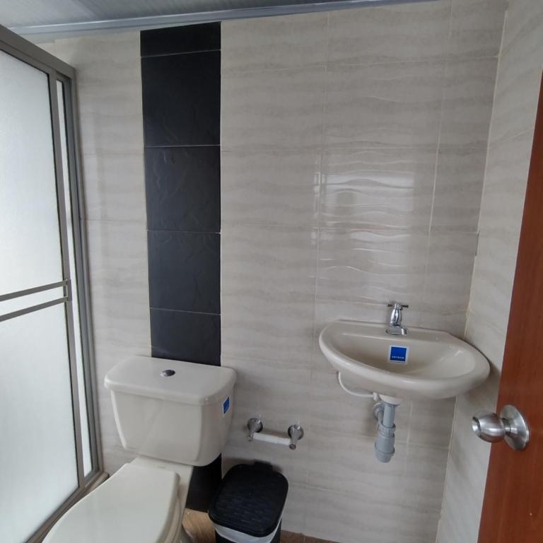 Hotel Bogotá Airport - Habitación Triple - 4