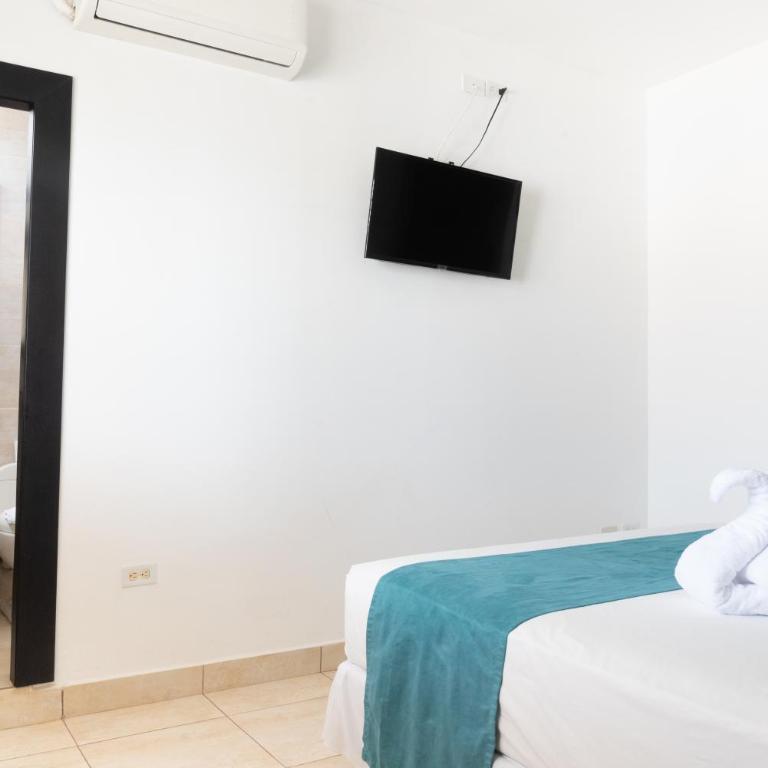 Ocean Blue Hotel - Apartment with Pool View - 6