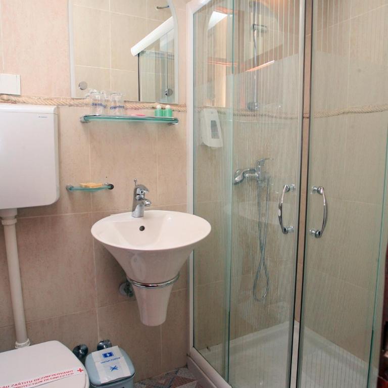 Hotel Radmilovac - Dvokrevetna Soba sa Zasebnim Krevetima - 4