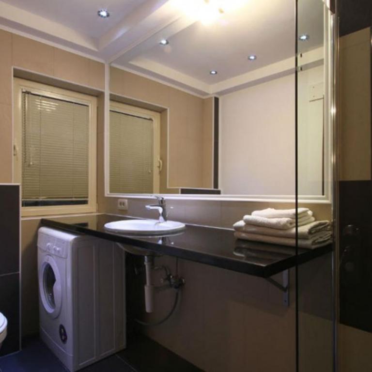 Spa Resort Luxury Apartments - One-Bedroom Apartment - 10