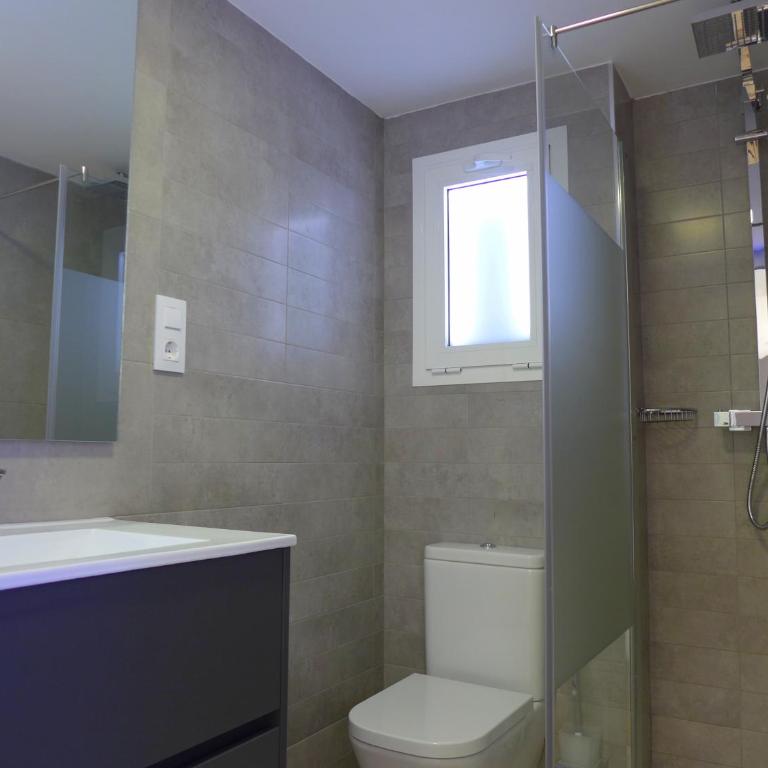 Rentalmar Navarra family suites - Apartamento Superior de 2 dormitorios (6 adultos) - 7