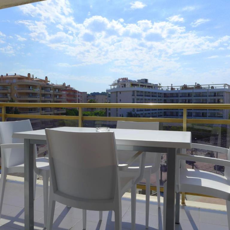 Rentalmar Navarra family suites - Apartamento Superior de 2 dormitorios (6 adultos) - 8