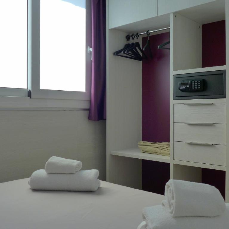 Rentalmar Navarra family suites - Apartamento Superior de 2 dormitorios (6 adultos) - 9