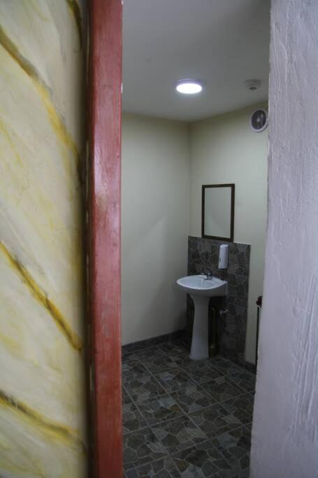 Casa Confortable en Zamora Chinchipe - Seven-Bedroom House - 23