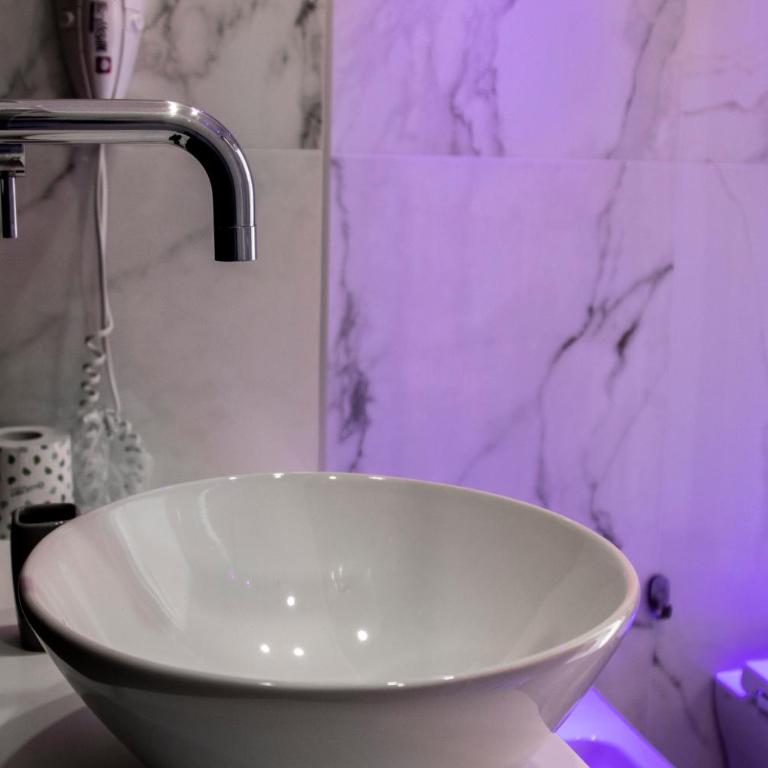 Aurora Luxury Rooms - Camera King - 12