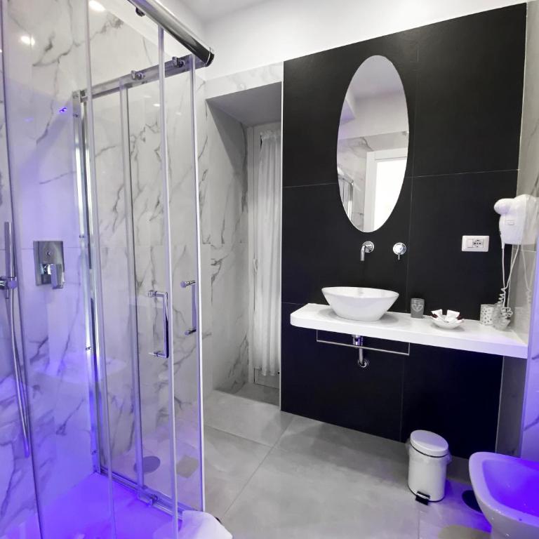 Aurora Luxury Rooms - Camera King - 11