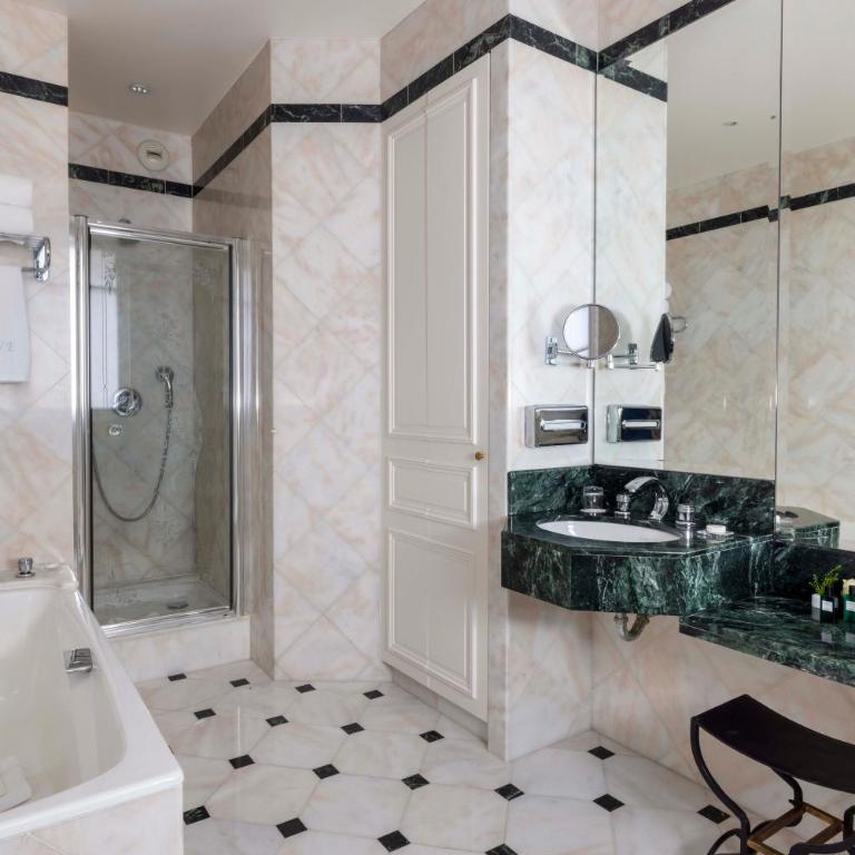 Hotel West-End - Chambre Deluxe Double ou Lits Jumeaux - 1