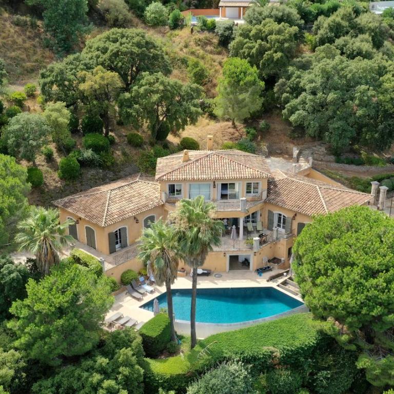 Villa Darius Belle et grande villa, piscine, clim, vue mer Cavalaire sur Mer - Villa with Sea View - 1