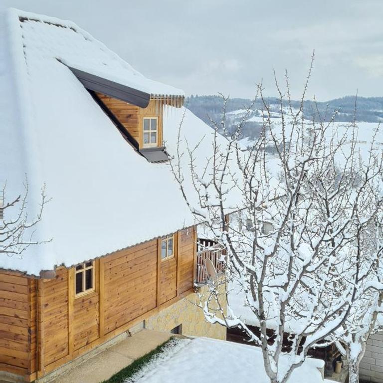Rankovi konaci - Three-Bedroom House - 2