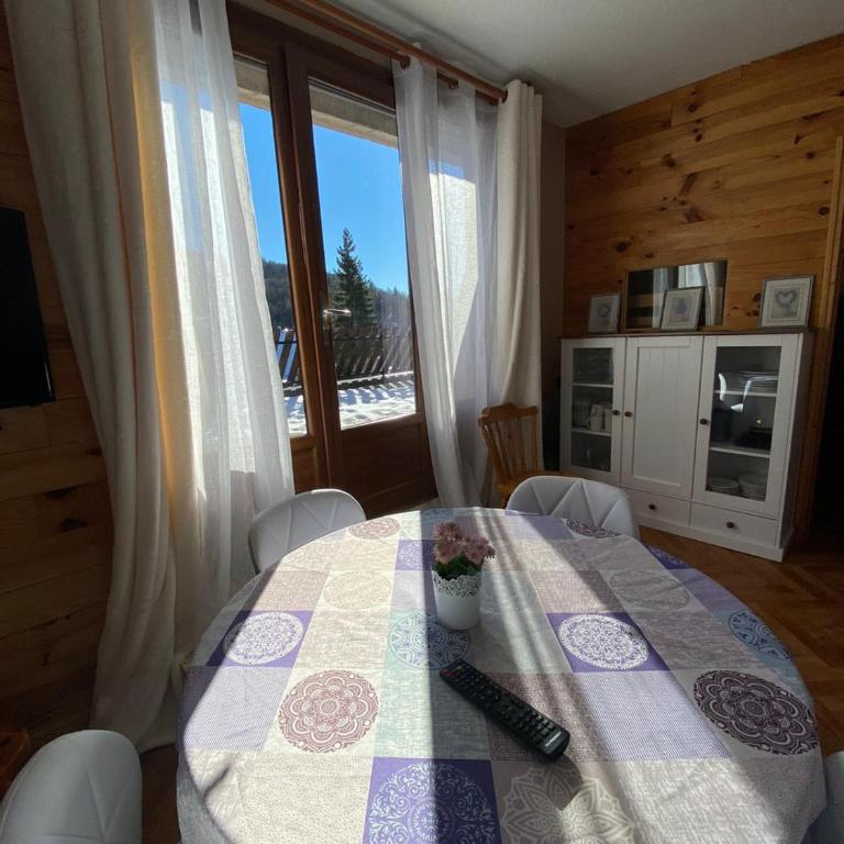 Montclar Appart 4 à 6 places - terrasse vue panoramique - idéalement situé - Appartement 2 Chambres avec Balcon et Terrasse - 9