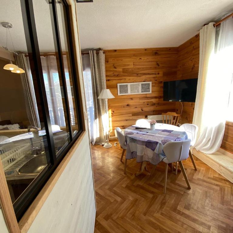 Montclar Appart 4 à 6 places - terrasse vue panoramique - idéalement situé - Appartement 2 Chambres avec Balcon et Terrasse - 5