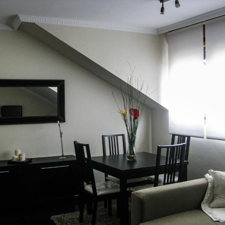 Las Palmeras - One-Bedroom Apartment - 10