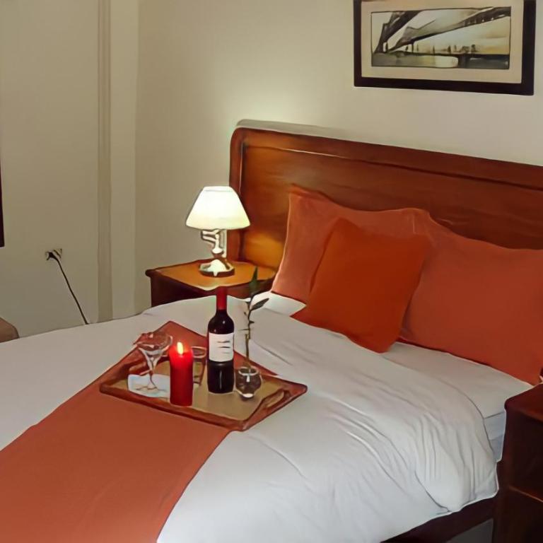 Hotel Madrigal - Suite con bañera de hidromasaje - Cama extragrande - 1