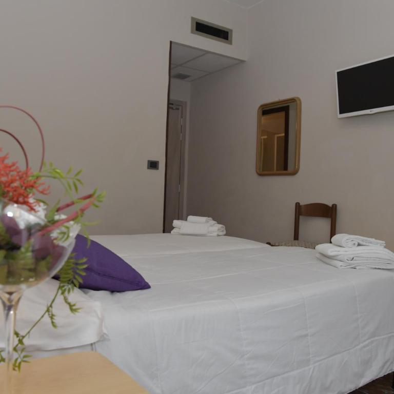 Hotel San Benedetto - Camera Matrimoniale - 6