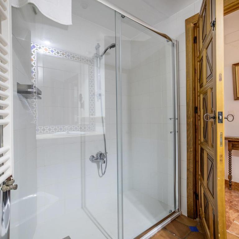 Apartamento con patio cordobés en San Basilio & Parking - Apartamento de 2 dormitorios - 26