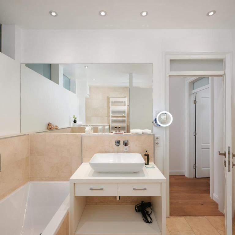 120qm Deluxe Apartment Suites Christina im Stil Design Hotel Vosteen Nähe der Kaiserburg - Apartment mit Balkon - 10