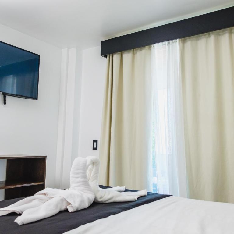 Hotel Revolución - Suite with Balcony - 16