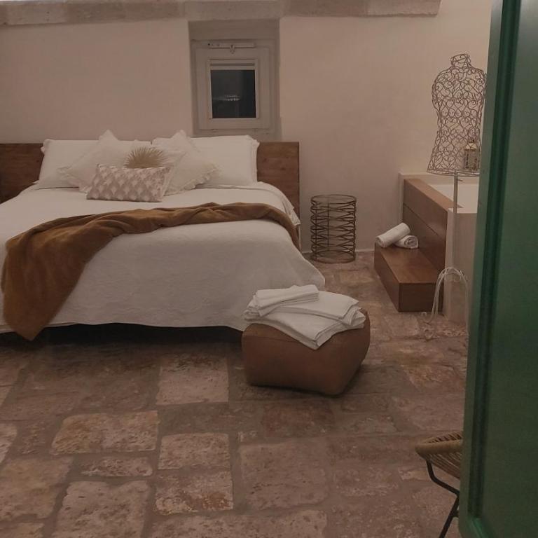 Caterina's Suites & Apartament - Camera Matrimoniale Deluxe con Vasca - 6