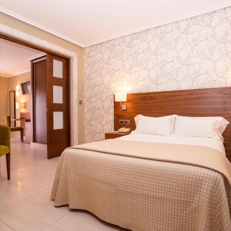 Hotel Piramide - Habitación Familiar Deluxe - 2