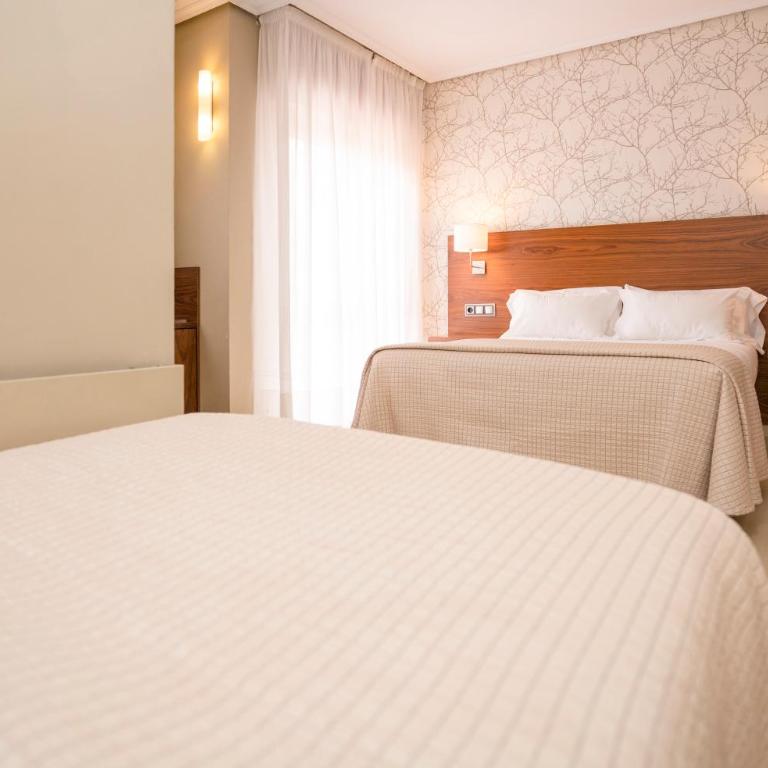 Hotel Piramide - Habitación Familiar Estándar - 3
