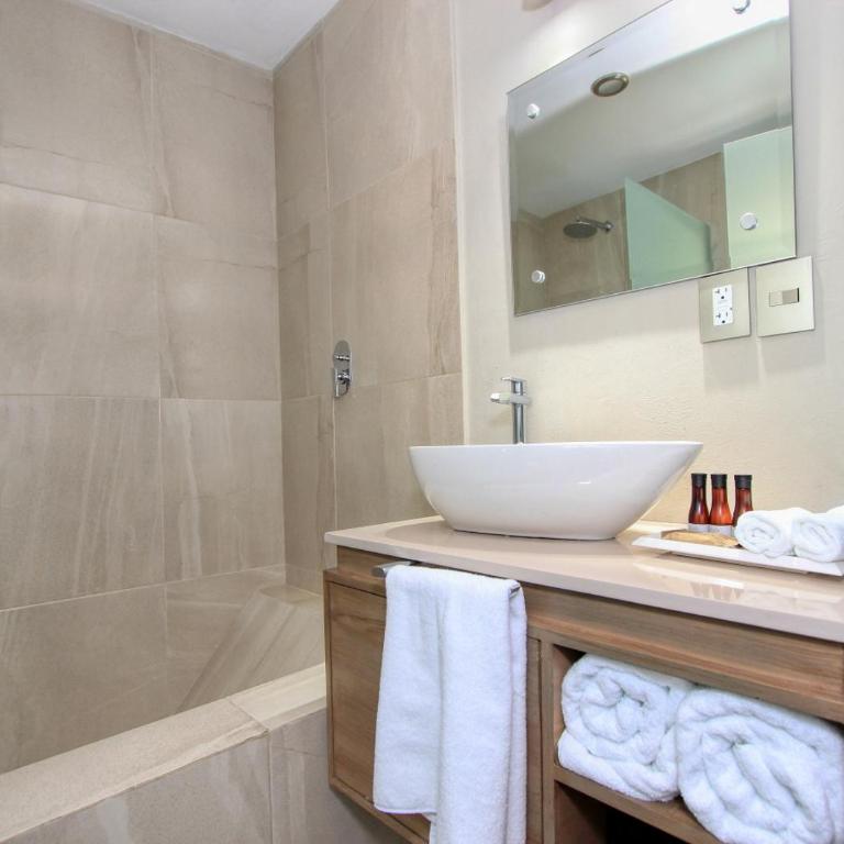 Casa Florencia Hotel Boutique - Deluxe Queen Suite - 4