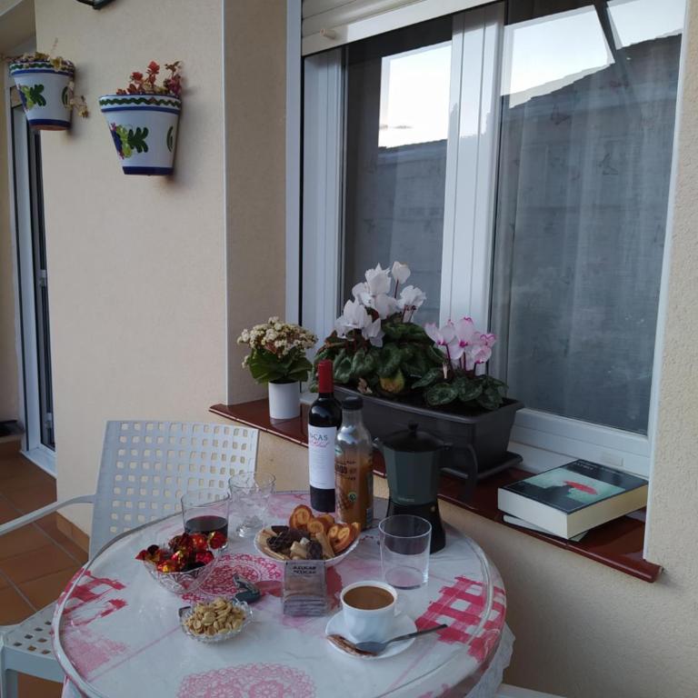 Gonzalo de Berceo 15 " CALIDAD-SOBRIO" AND " FREE PRIVATE PARKING " - Apartamento de 3 dormitorios - 87
