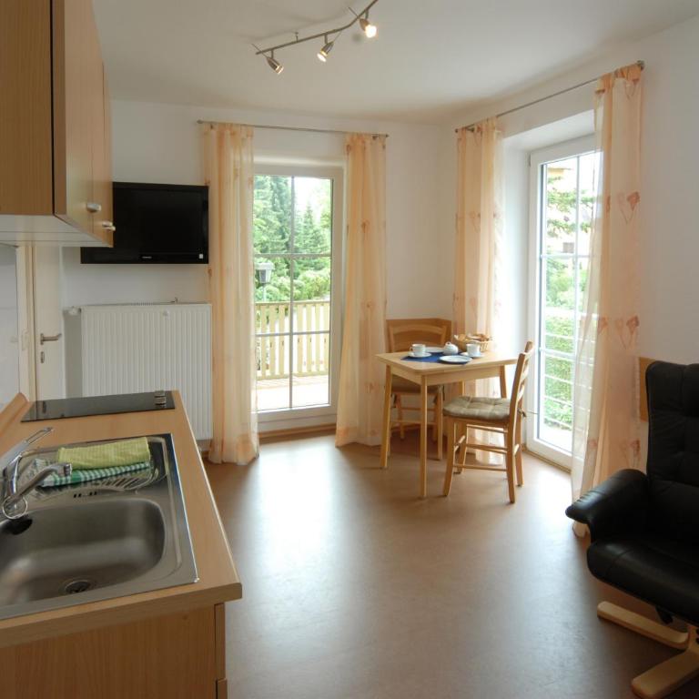 Haus am Bach - Apartment mit 1 Schlafzimmer - 1