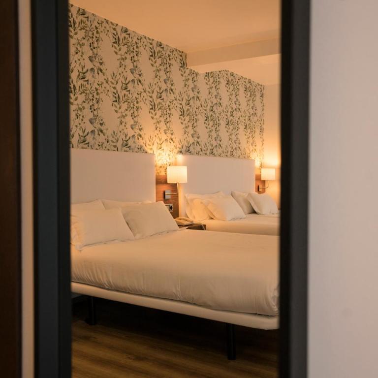 Hotel Piramide - Habitación Familiar Estándar - 1