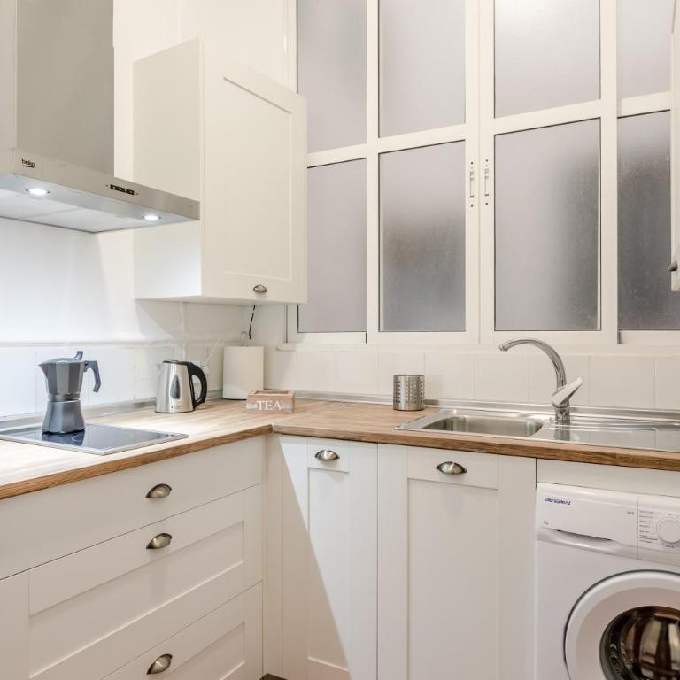 AvantiStays La Campana, con un balcón que te enamorará del ambiente de Sevilla - Apartamento - 6