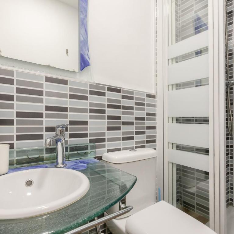 AvantiStays La Campana, con un balcón que te enamorará del ambiente de Sevilla - Apartamento - 8