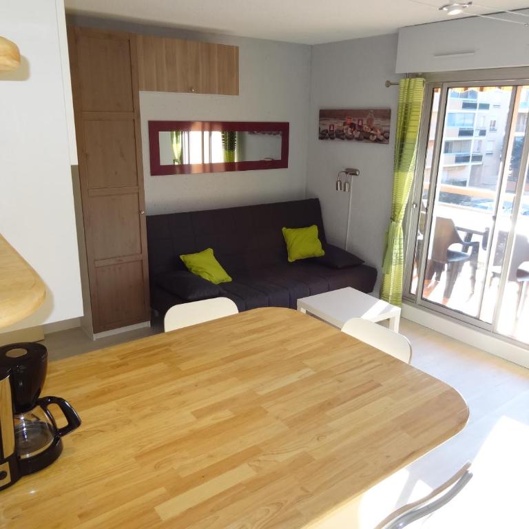 Studio spacieux proche plage. Wi-fi, climatisation - Appartement 1 Chambre - 1