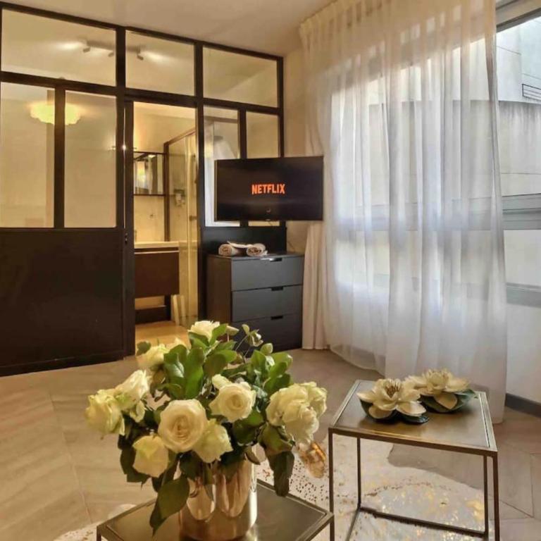 Beautiful Fully Renovated Centrally Located Studio - Studio - 6