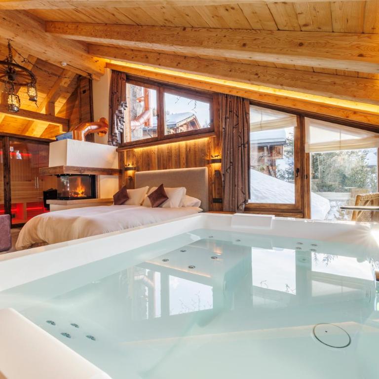 Park Chalet Village - Deluxe Suite with Spa Bath - 4