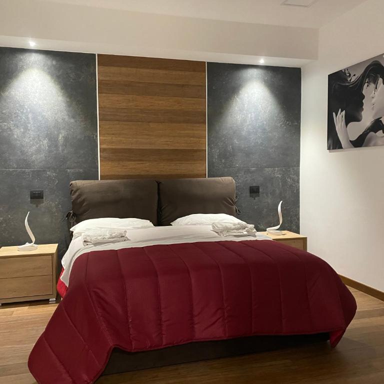 Eutuxia - One-Bedroom Apartment - 1