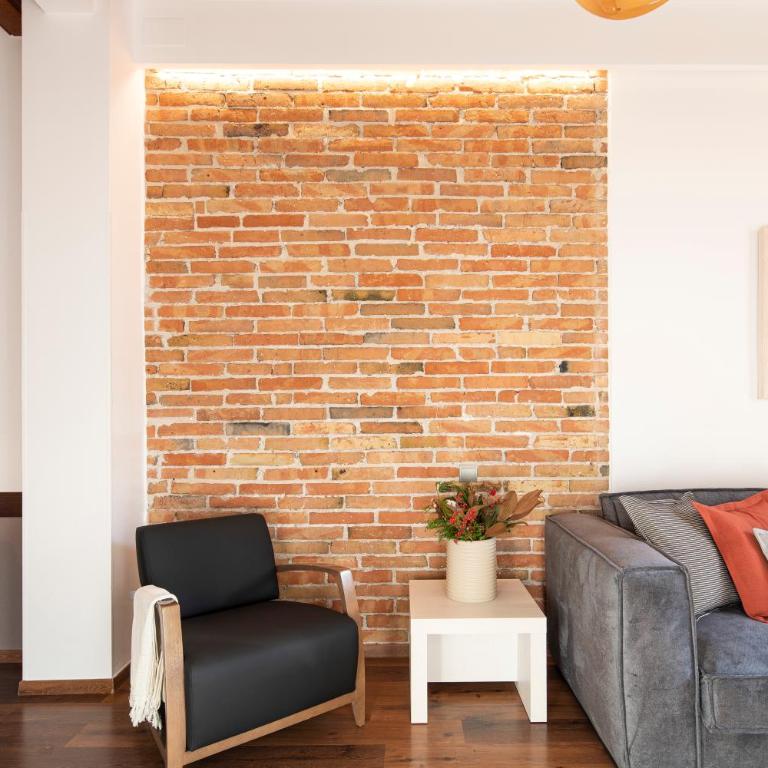 Aspasios Market Balconies Apartments - Three-Bedroom Apartment with Balcony - 2