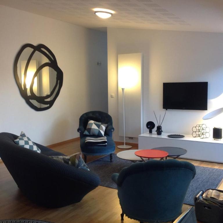 La Belle Maison Patio - Three-Bedroom House - 4