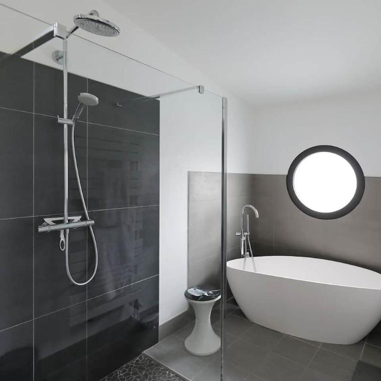 La Belle Maison Patio - Three-Bedroom House - 9