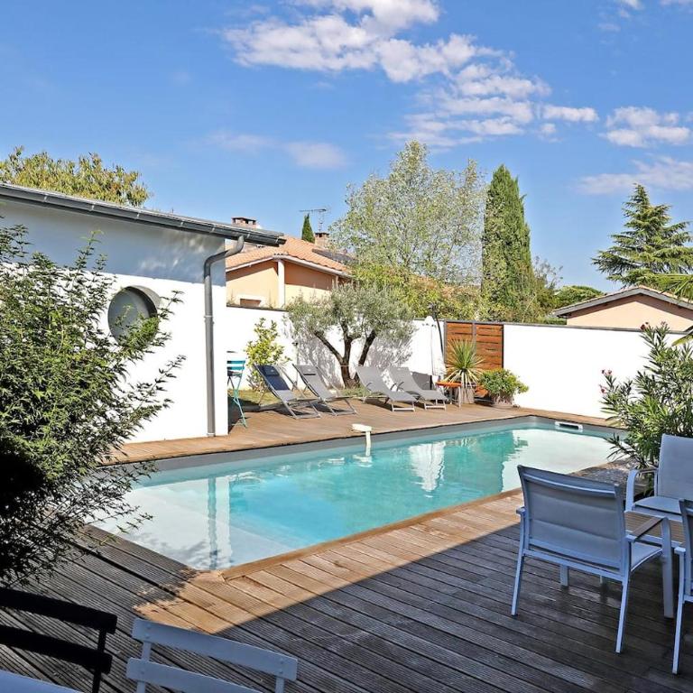 La Belle Maison Patio - Three-Bedroom House - 12