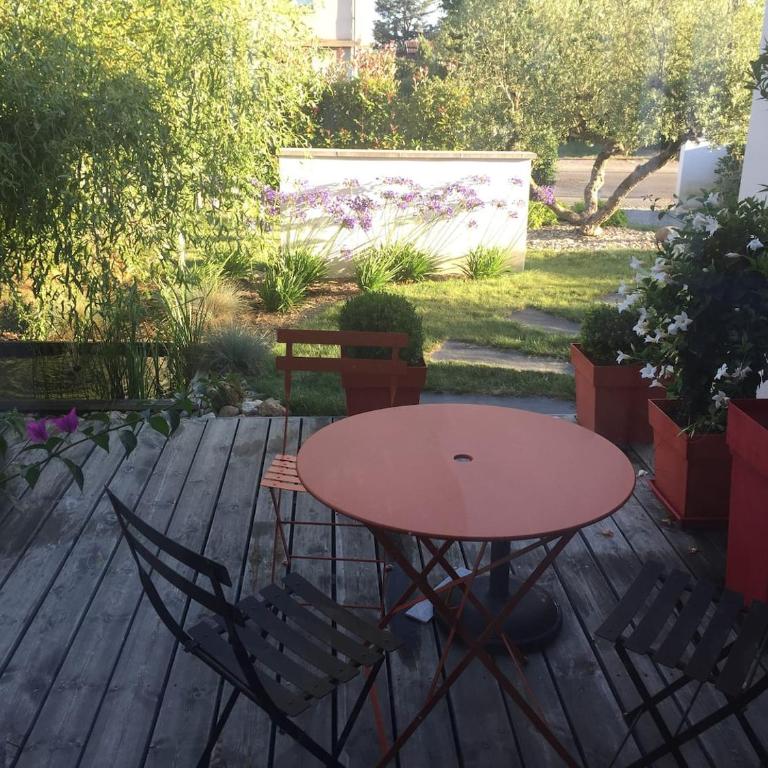 La Belle Maison Patio - Three-Bedroom House - 14