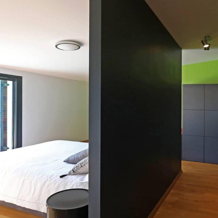 La Belle Maison Patio - Three-Bedroom House - 8