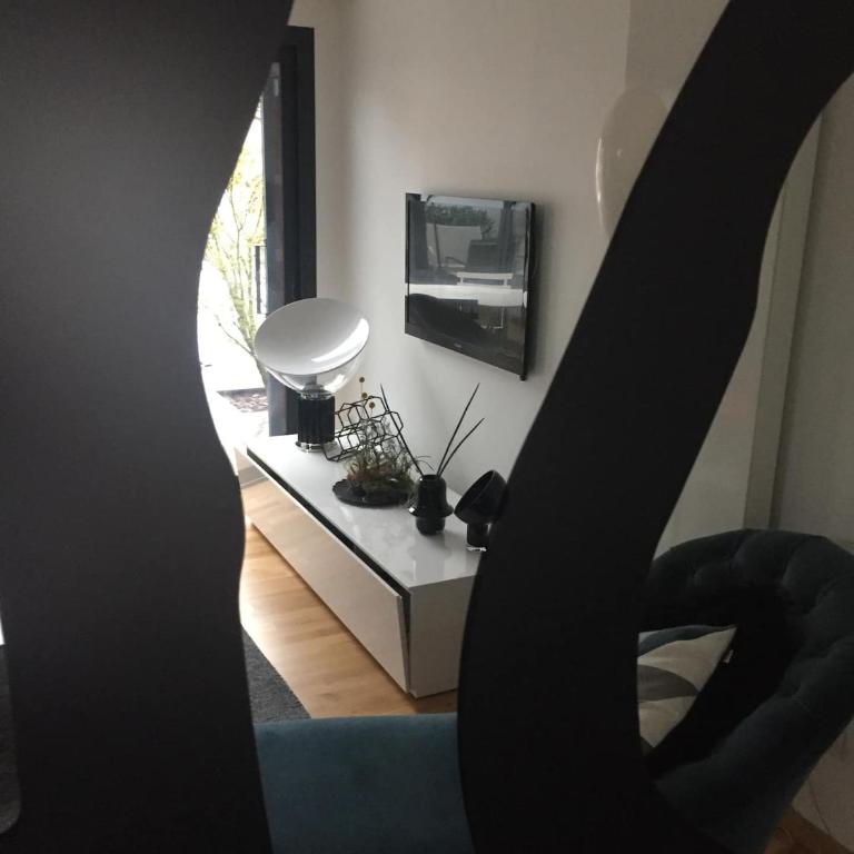 La Belle Maison Patio - Three-Bedroom House - 5