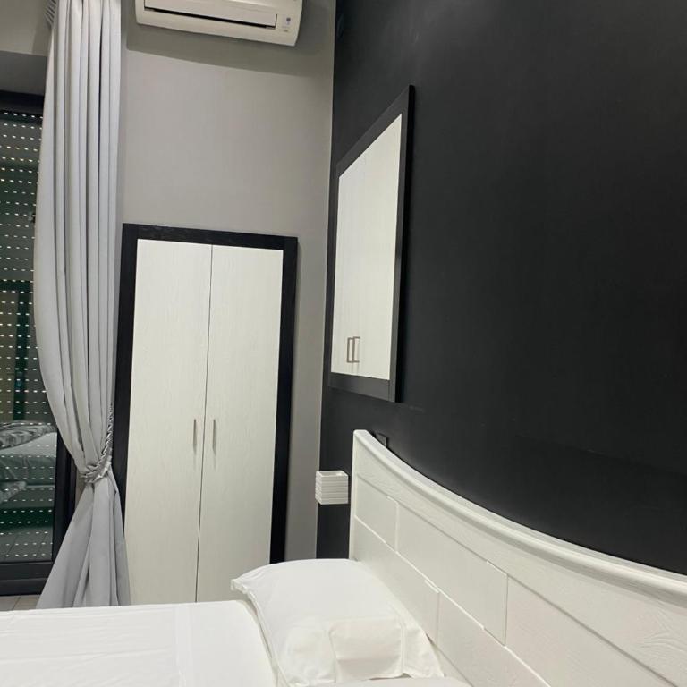 Parthenope Rooms - Camera Matrimoniale Standard - 2
