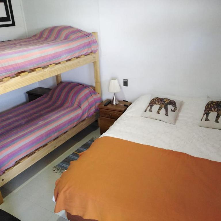 Hostal La Casa Barco - Habitación Cuádruple con baño privado externo - 2