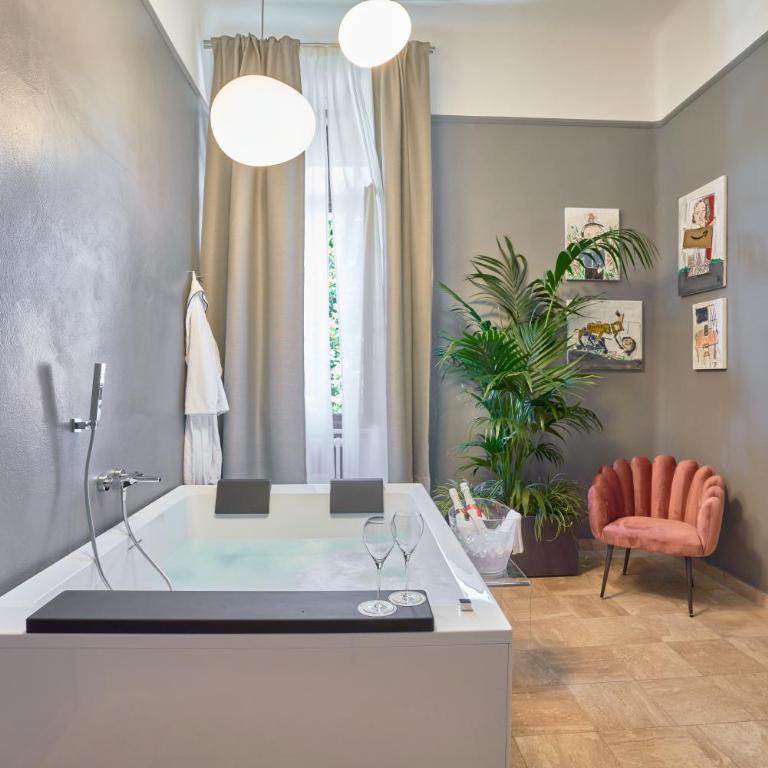 The Rif - Boutique Hotel - Suite Deluxe con Vasca Idromassaggio - 1