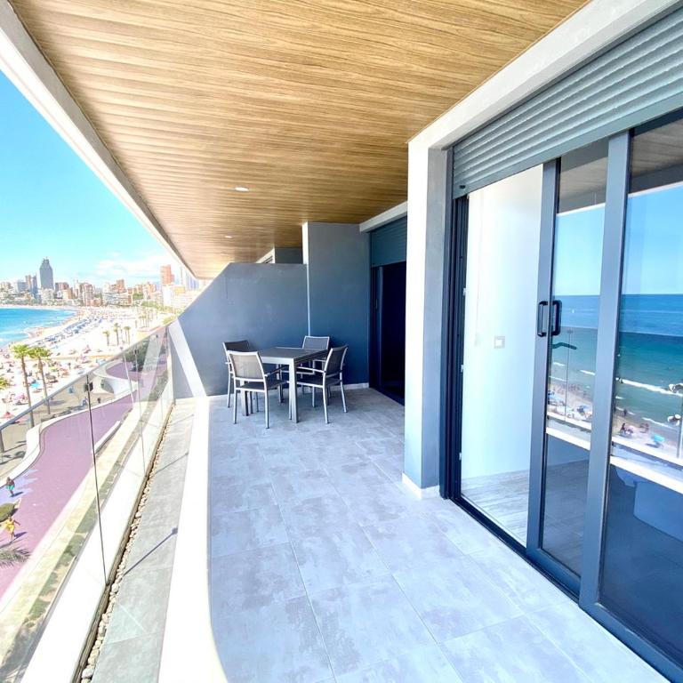 Exclusive Apartments on the first line of Benidorm Mar y Sol - Three-Bedroom Apartment - 5