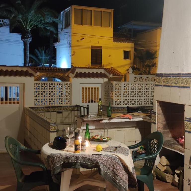 Mi casita en Torrevieja con piscina comunitaria y barbacoa privada - Casa - 14