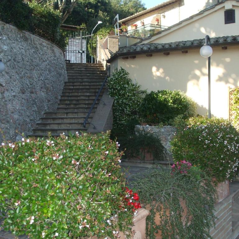 Camere Ramaccia - Camera Matrimoniale con Vista Giardino - 14
