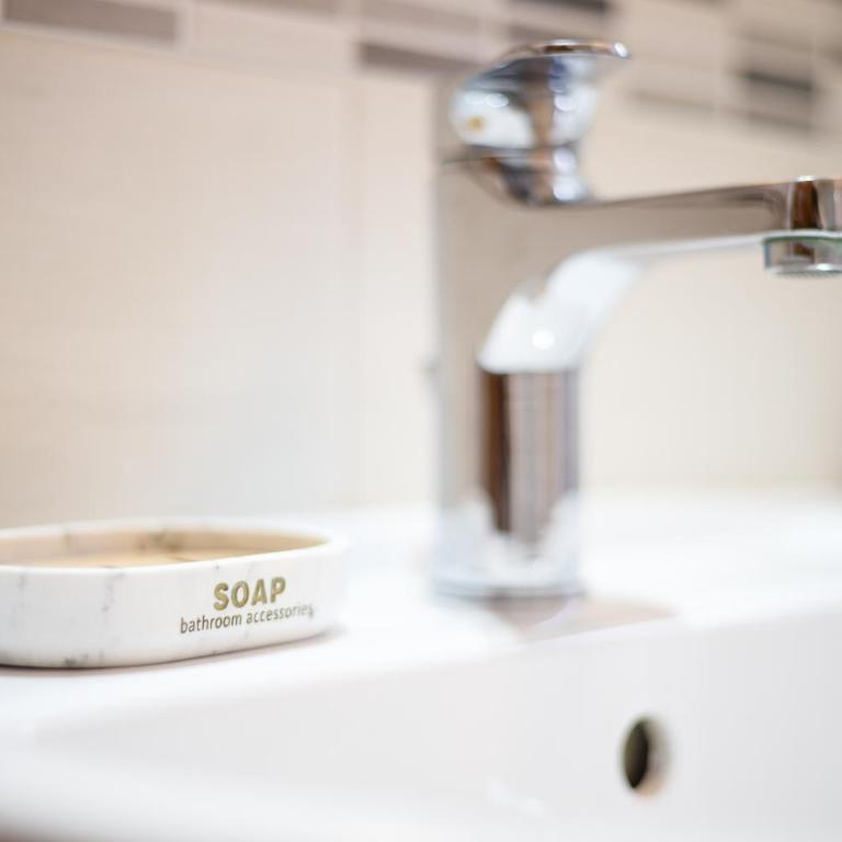 Etruria Airport - Camera Matrimoniale con Bagno Privato - 7