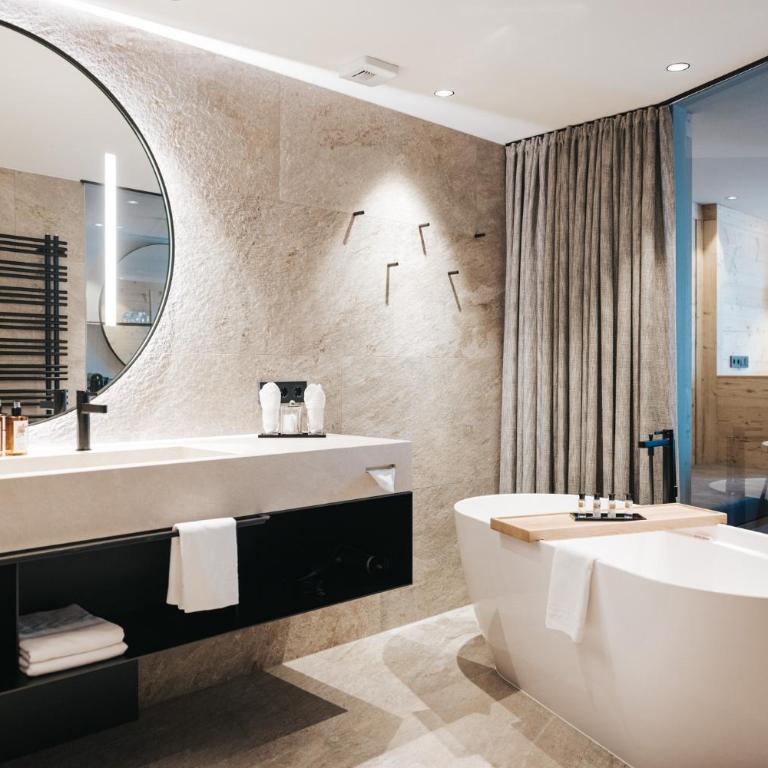Superior Hotel Schneider Ski-in & Ski-out - Familiensuite mit Sauna - 4