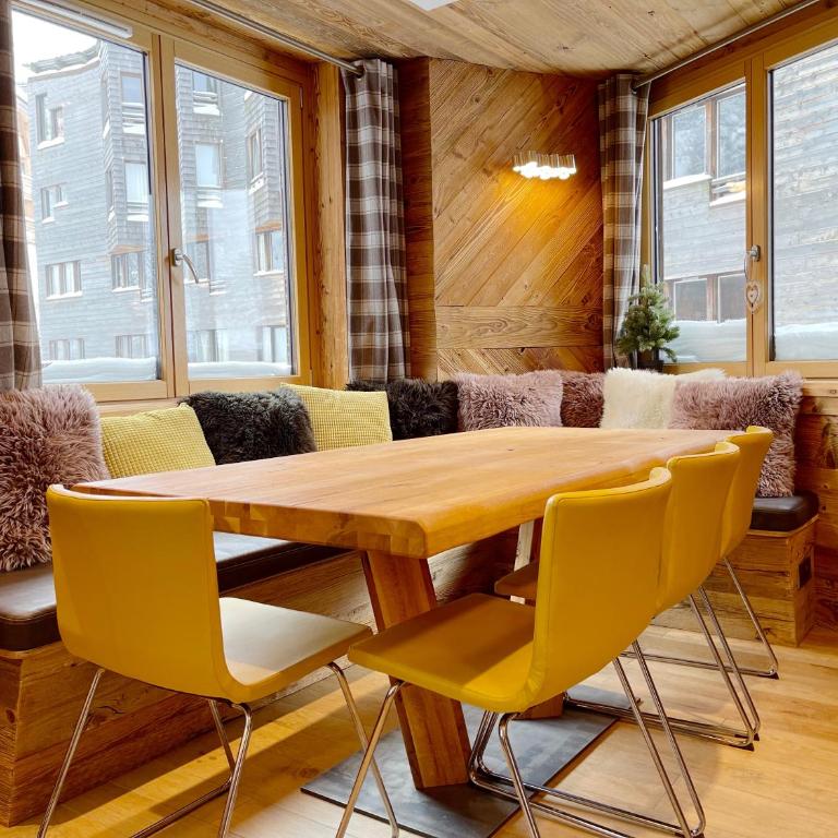 PERLE RARE, ESPACE, CHARME, VIEUX BOIS, EQUIPEMENT - Appartement 3 Chambres - 17
